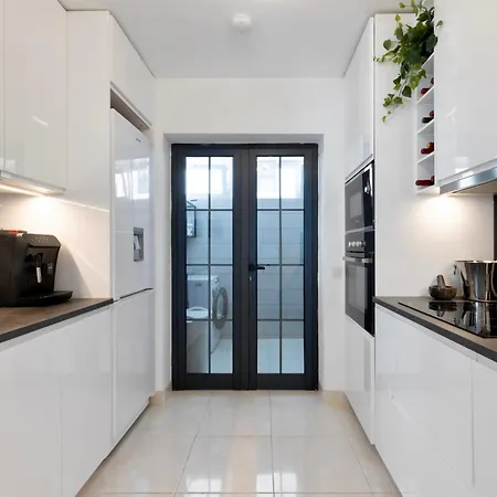 - Heated Pool, Aircon Villa